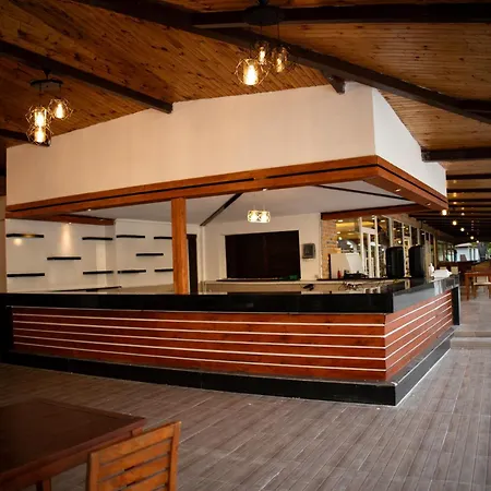 Club Golf Hotel Side